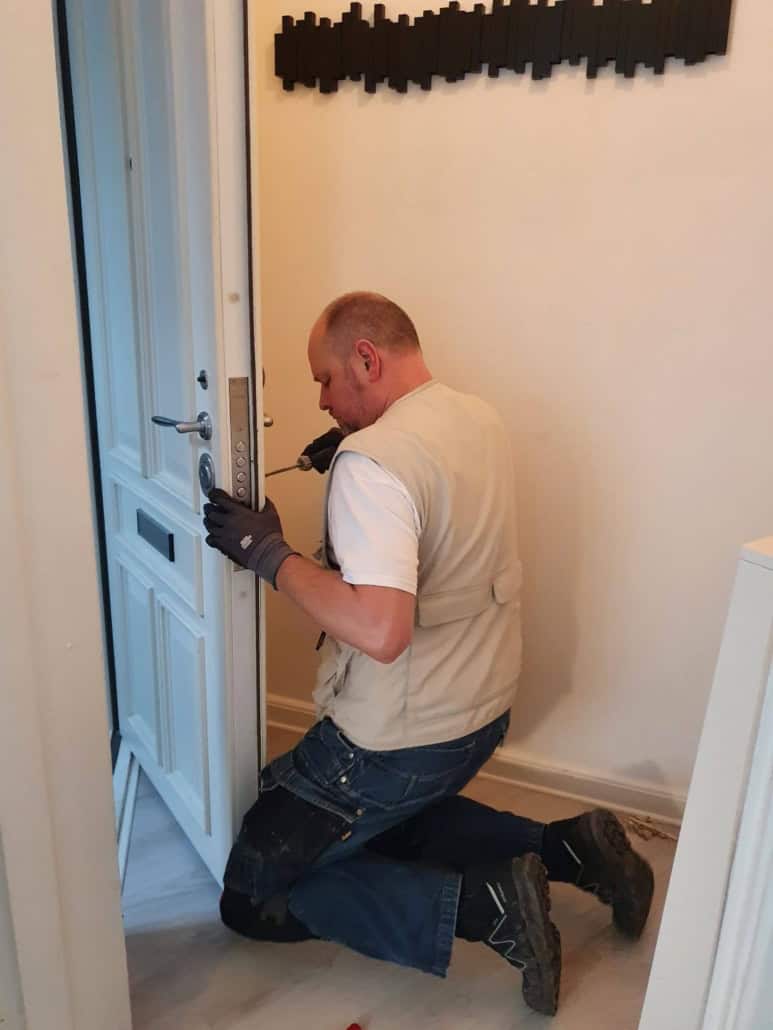 Oplukning Sikkerhedsdør Oplukning Sikkerhedsdør